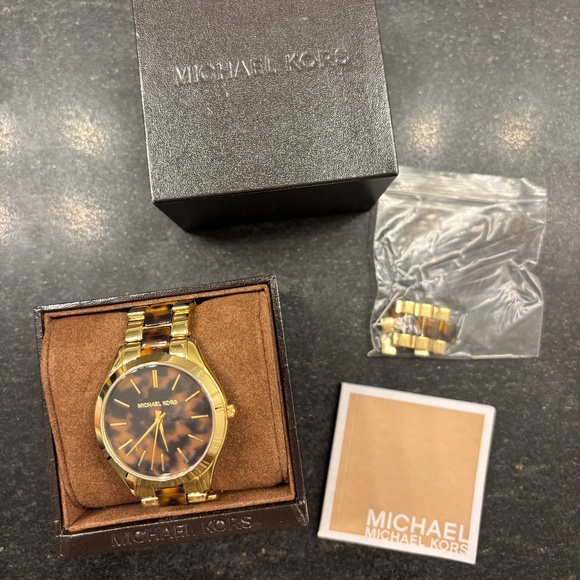 Michael Kors Watch - Picture 1 of 5